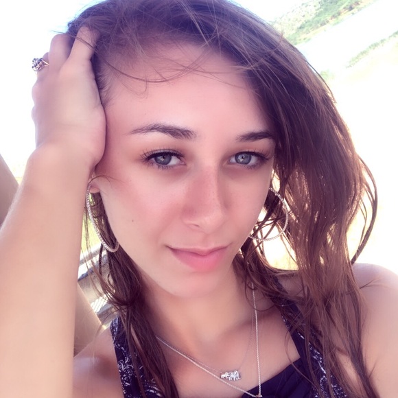 Meet your Posher, Riley - Picture 3 of 7